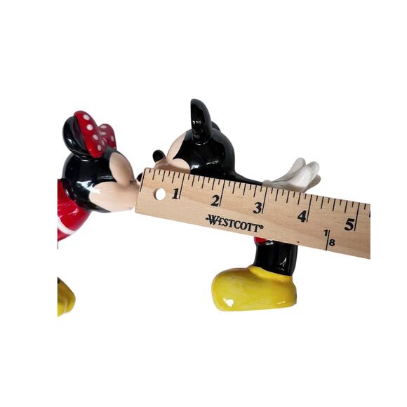Disney Minnie & Mickey Mouse Kissing SALT & PEPPER SHAKERS LARGE 5" Jerry Leigh - Picture 12 of 13